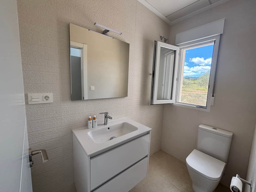 Toilet beneden 