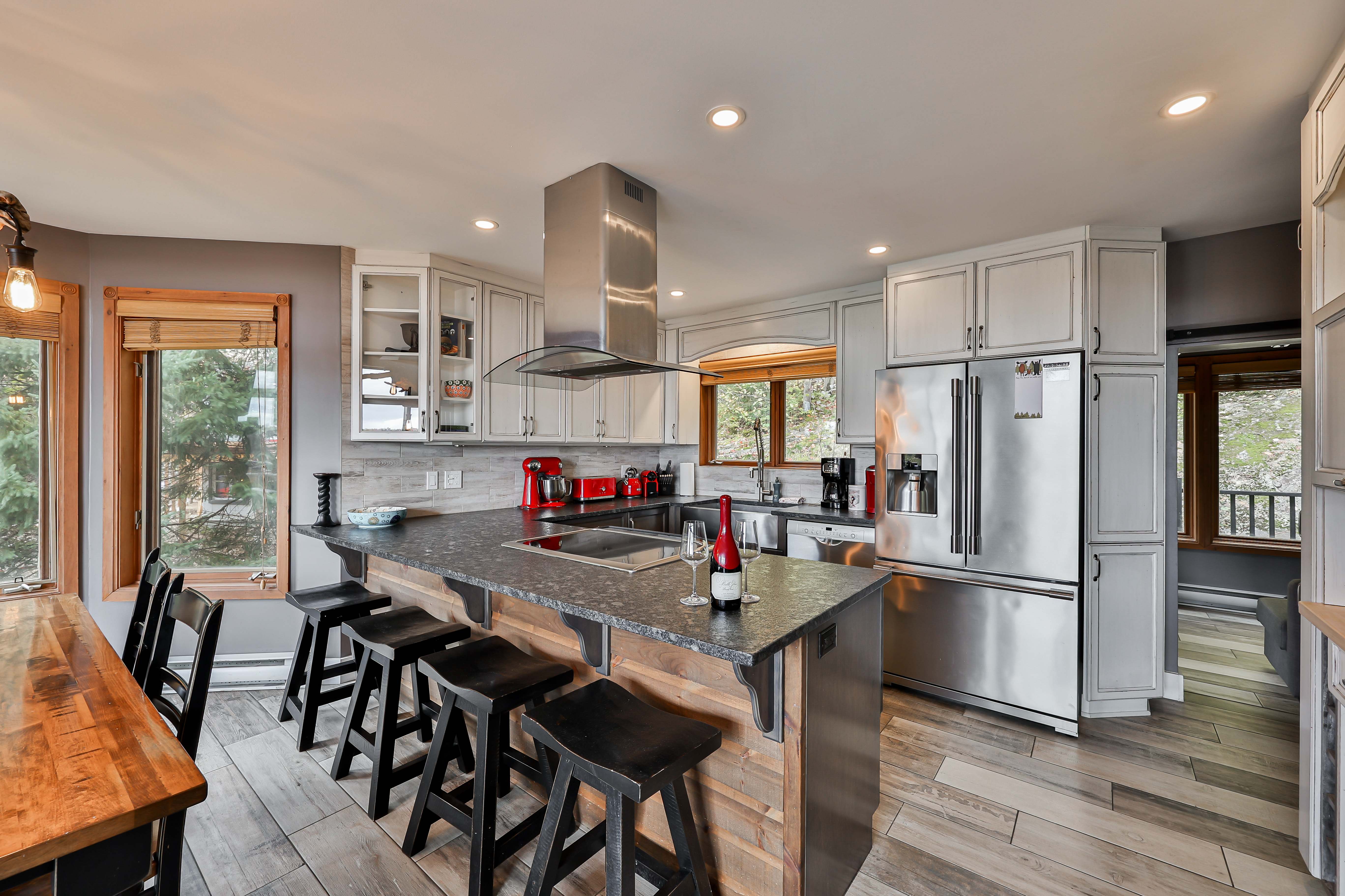 High-end ski cottage Mont-Tremblant near slopes and outdoor activities