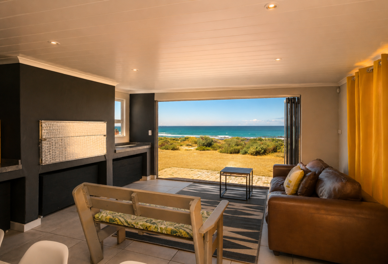 Living room & inside braai area