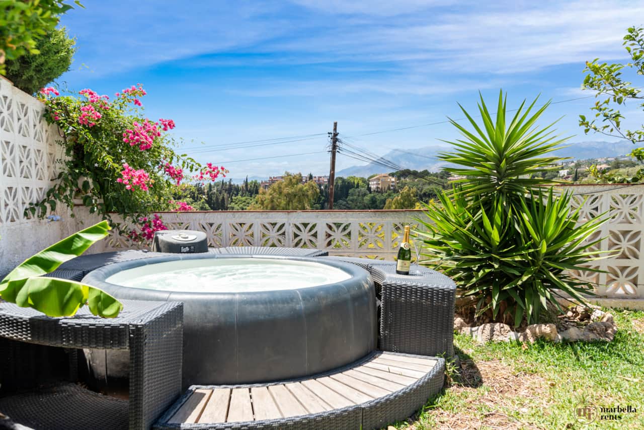 Private jacuzzi.