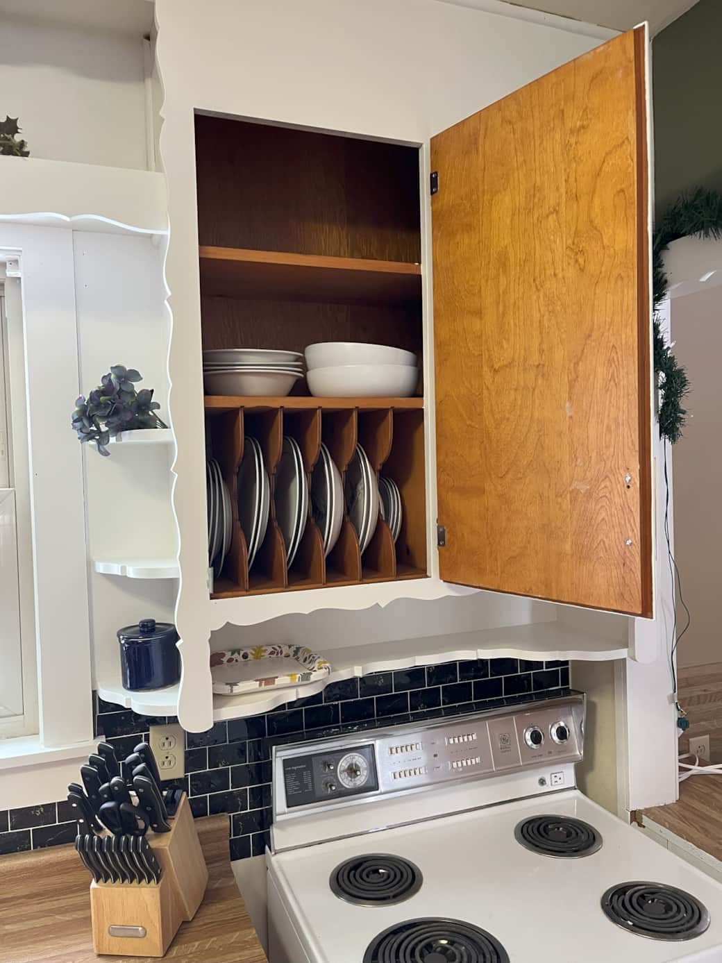 Kitchen cabinet Kitchen cabinet