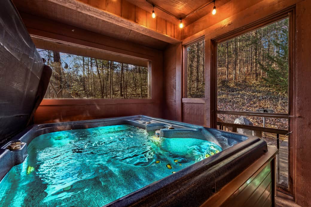 Private Hot Tub Under Lights 