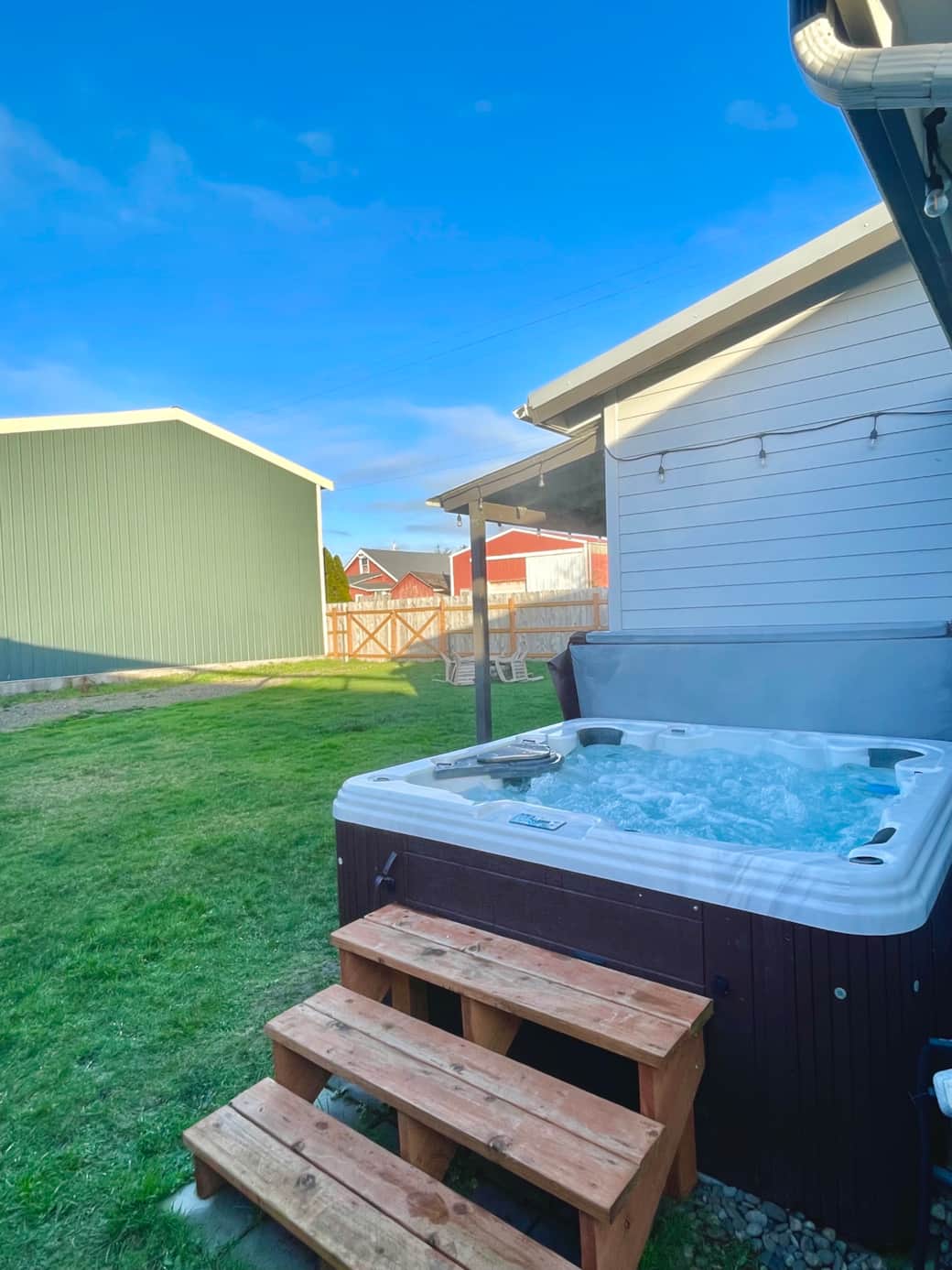 Relaxing 5-6 person Jetted Hot Tub Relaxing 5-6 person Jetted Hot Tub