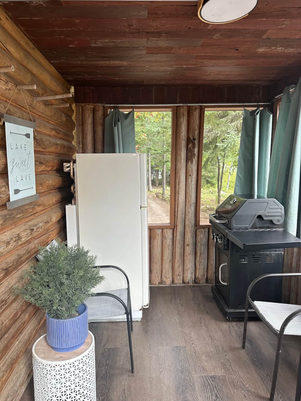 Screened Porch with Grill