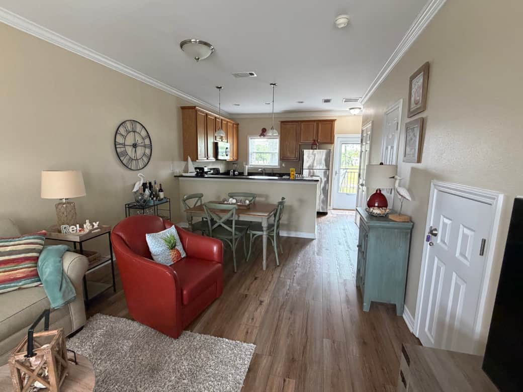 Living Room/Kitchen