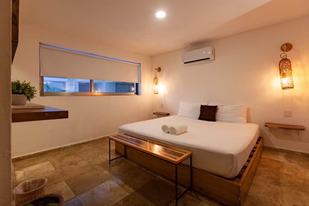 Bedroom 1 - 1 King size bed  Bedroom 1 - 1 King size bed