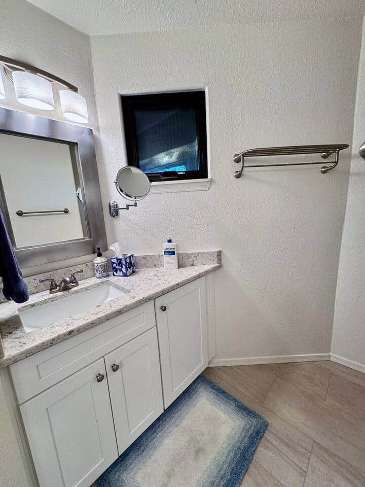 Makeup Mirror and Blow Dryer Makeup Mirror and Blow Dryer