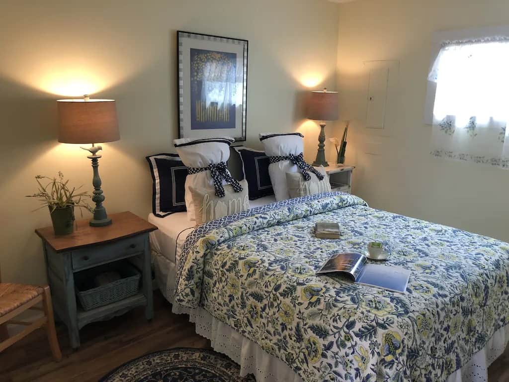 Bedroom 1 of 2 (queen bed)