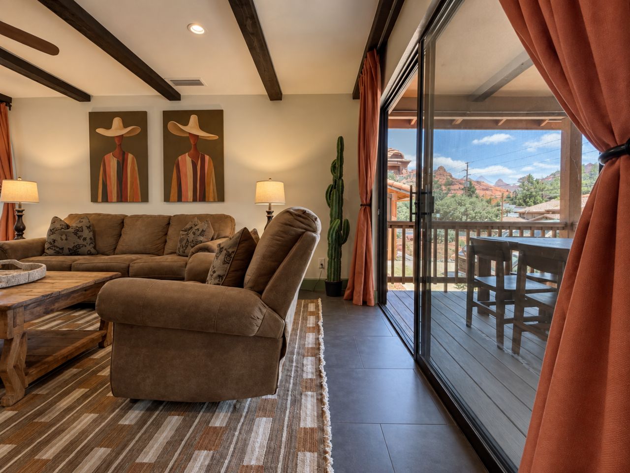 Bright living space opens directly to the deck and beautiful Sedona surroundings. 
