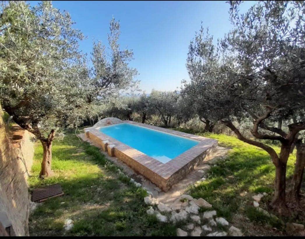 Panoramica della piscina. 