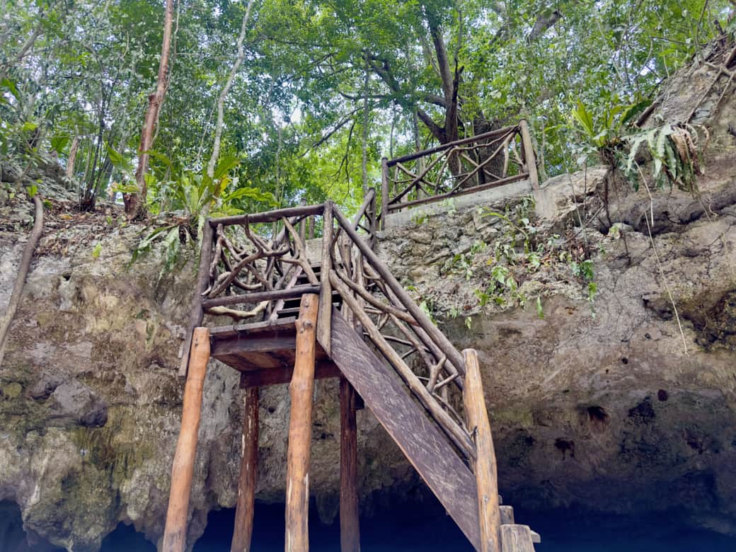 Chalet rustique avec cénote privé, temazcal et palapa tout entouré de jungle