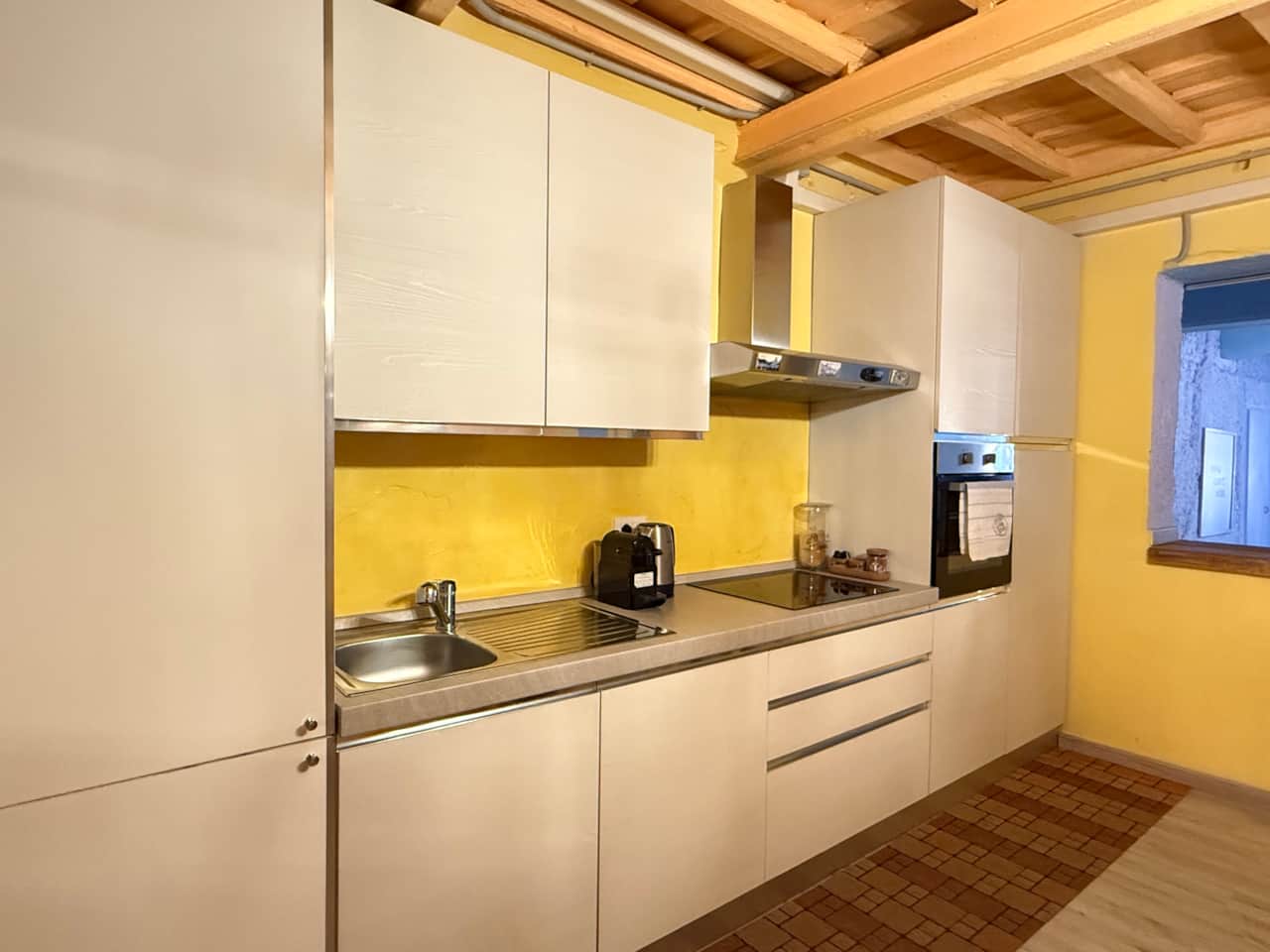 Cucina completamente attrezzata