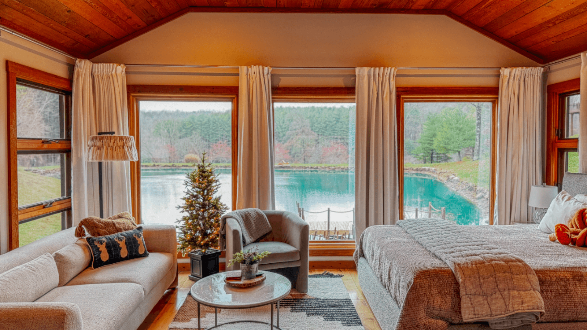 Private hot tub at Terrapin Hideaway cabin in Hocking Hills Ohio