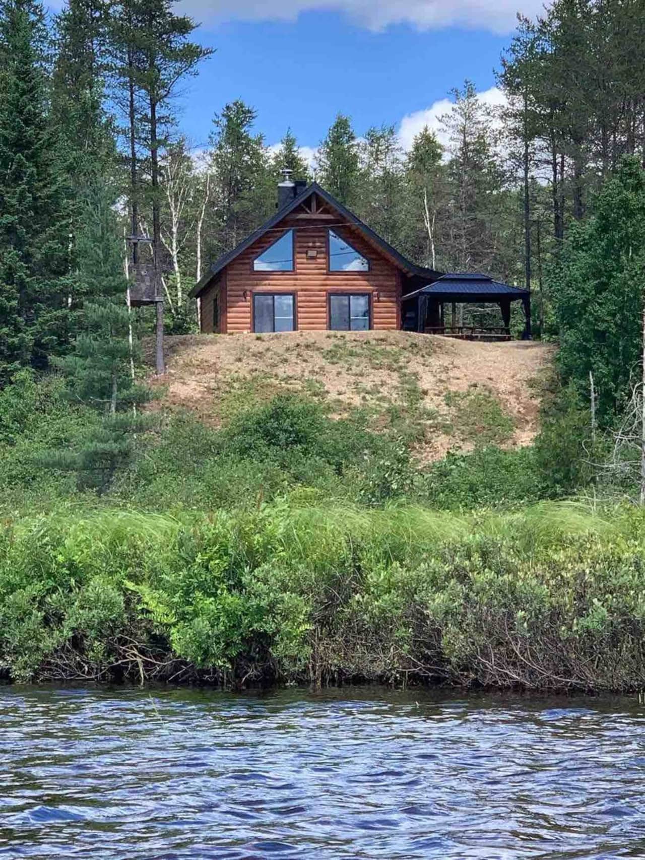 Chalet au bord de l'eau