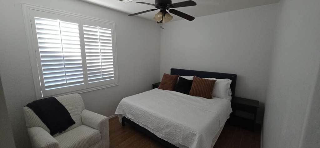 Bedroom 2- King Bed