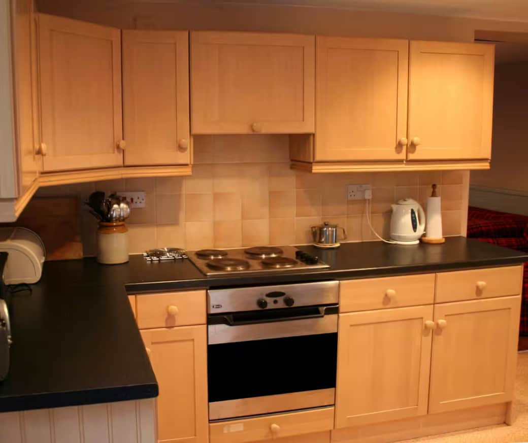 Full kitchen with cooker, microwave, fridge:freezer, dishwasher and washing machine