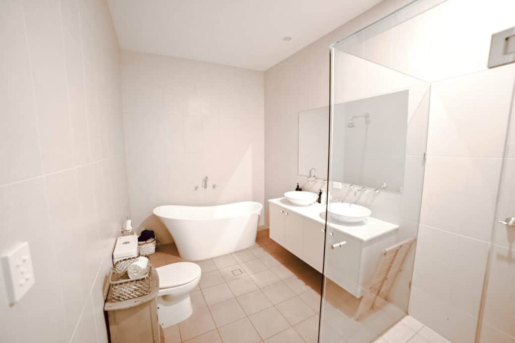 5-Star master bedroom ensuite