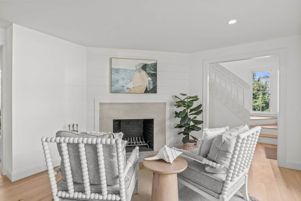 Front Sitting Area