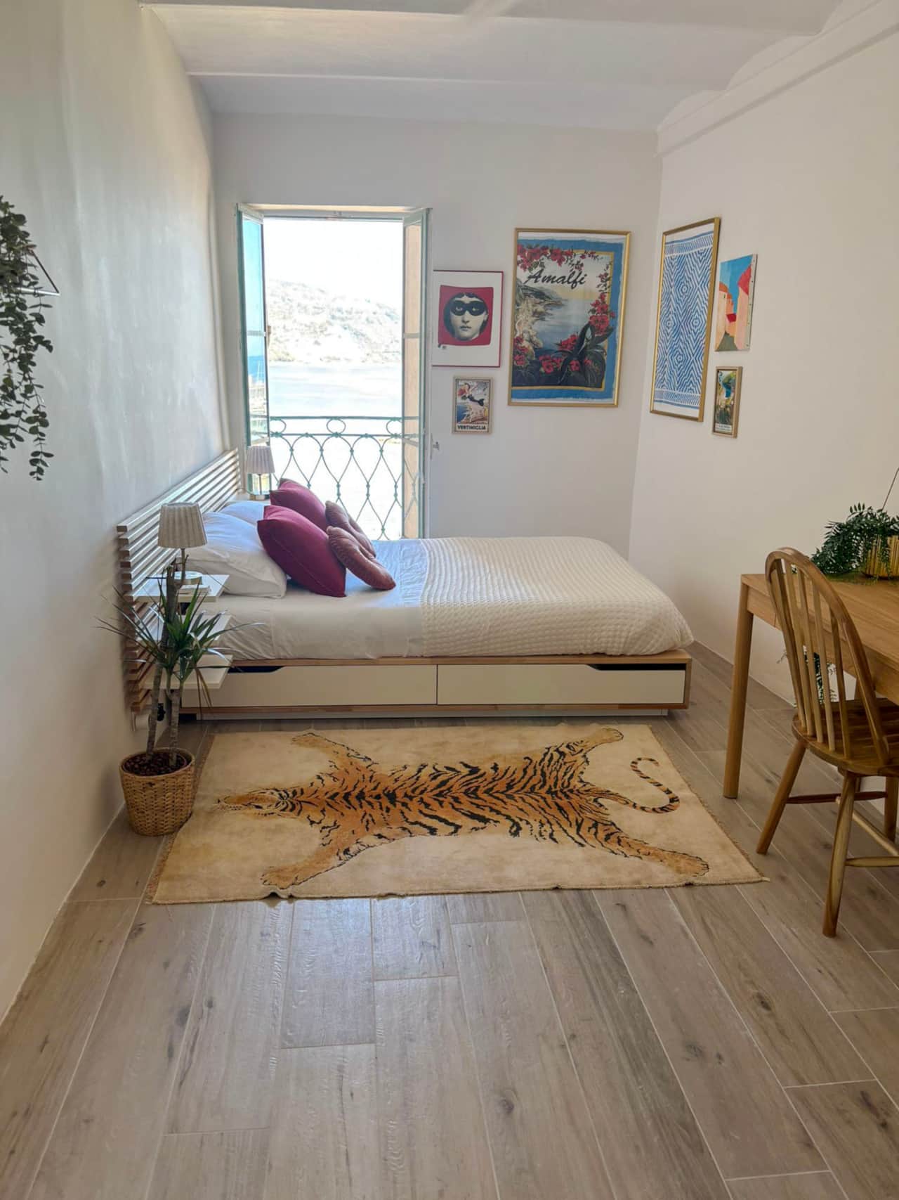 Main Bedroom with Sea View