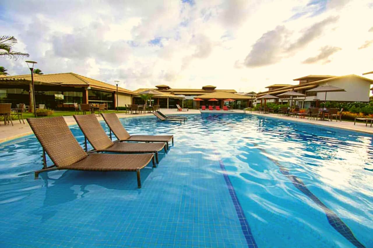 Condominium with excellent swimming pool