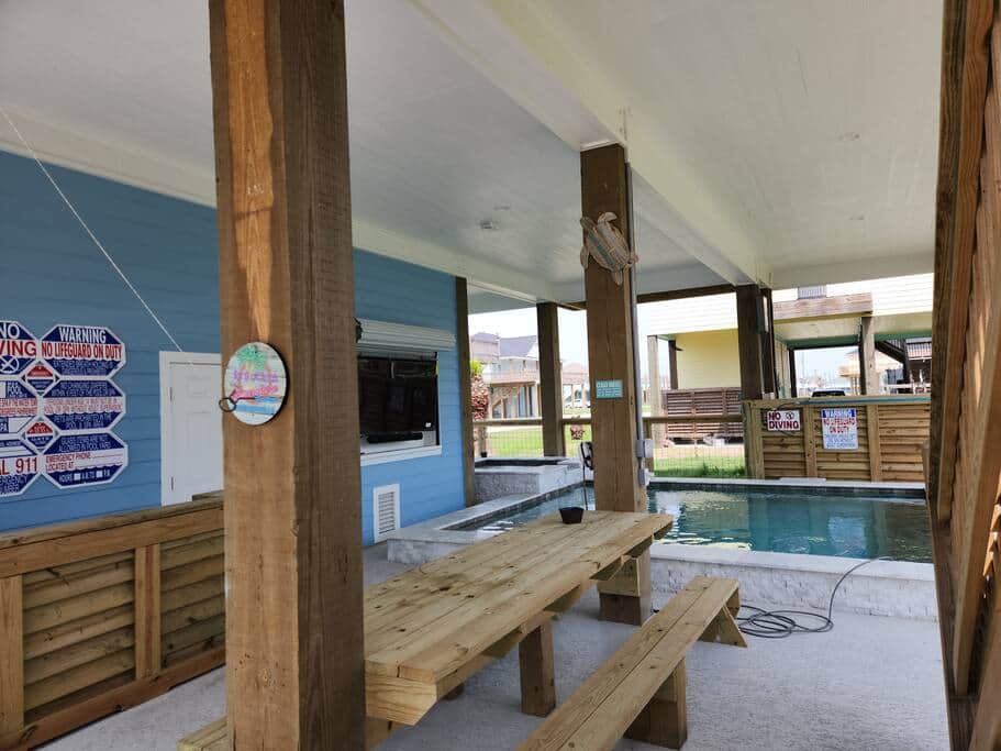 pool area pool area
