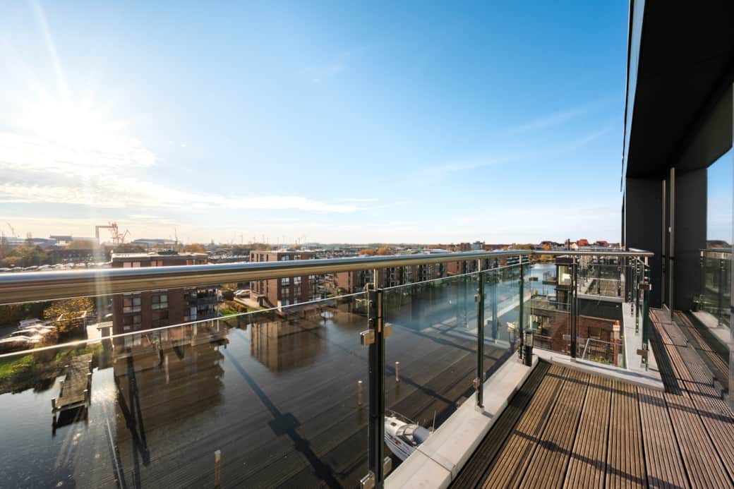 Balkon mit Ausblick auf den Delft Balkon mit Ausblick auf den Delft
