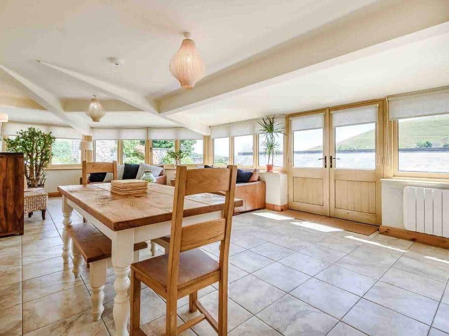 Ravenscliffe dining 2