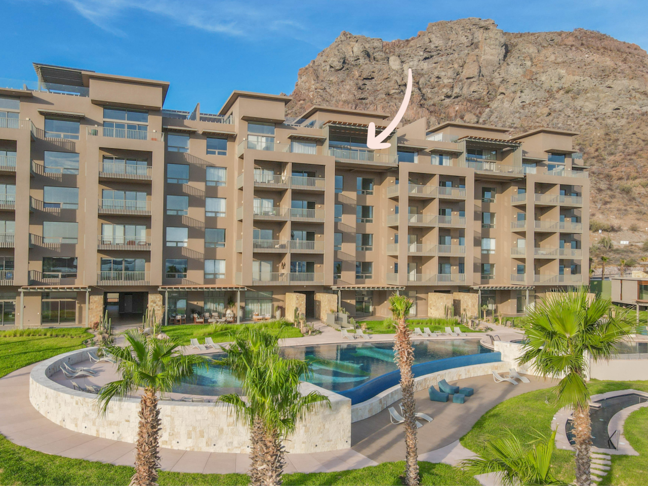 Residencias Mantarraya y piscina compartida