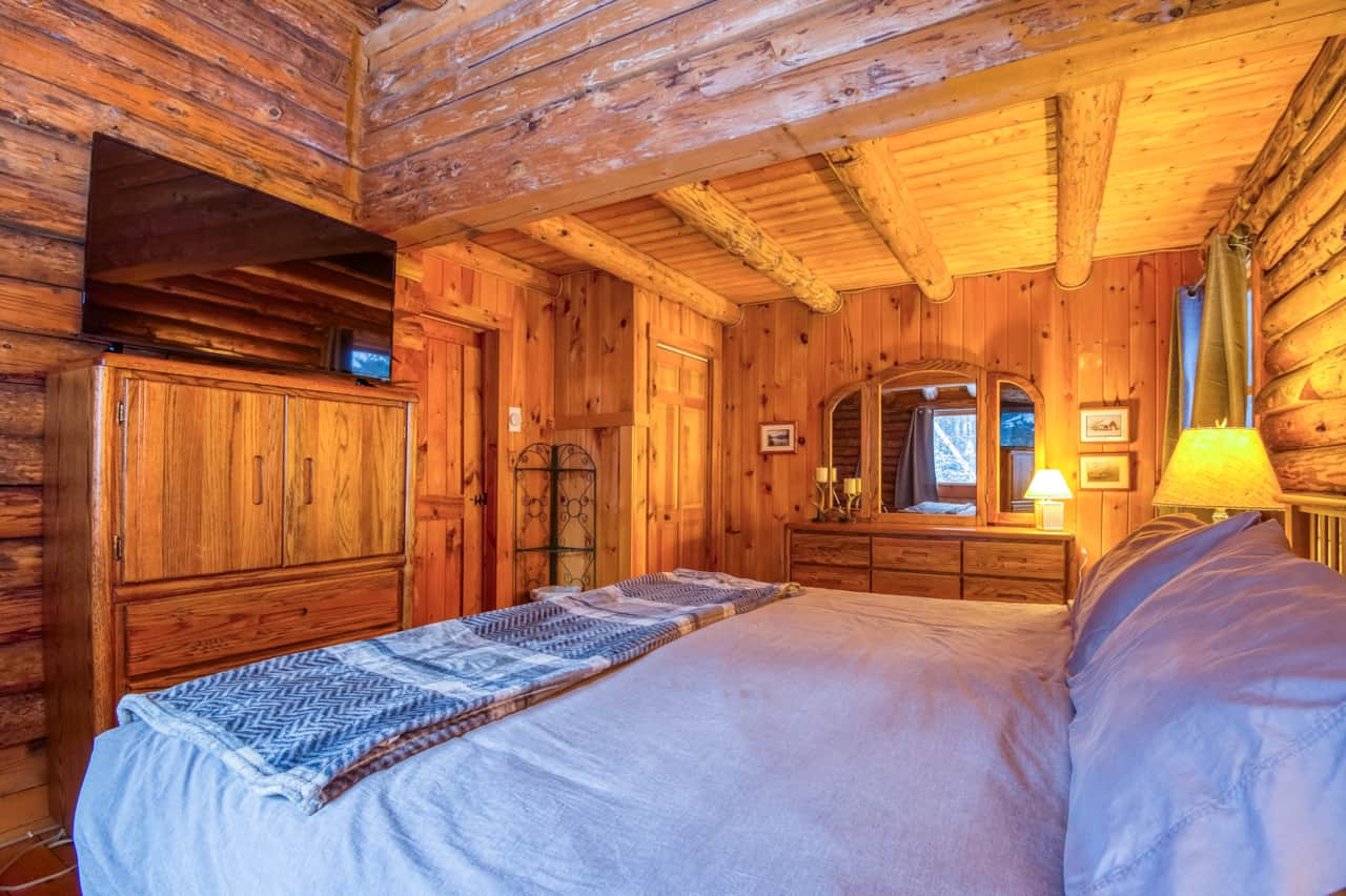 Master Bedroom - King Size Bed