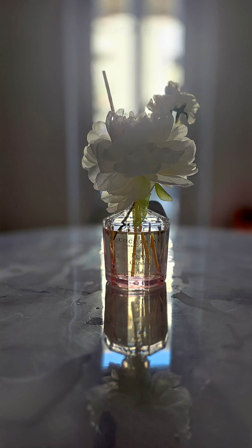 Raumduft mit Blume, Detail im Stay Navigli Apartment in Mailand