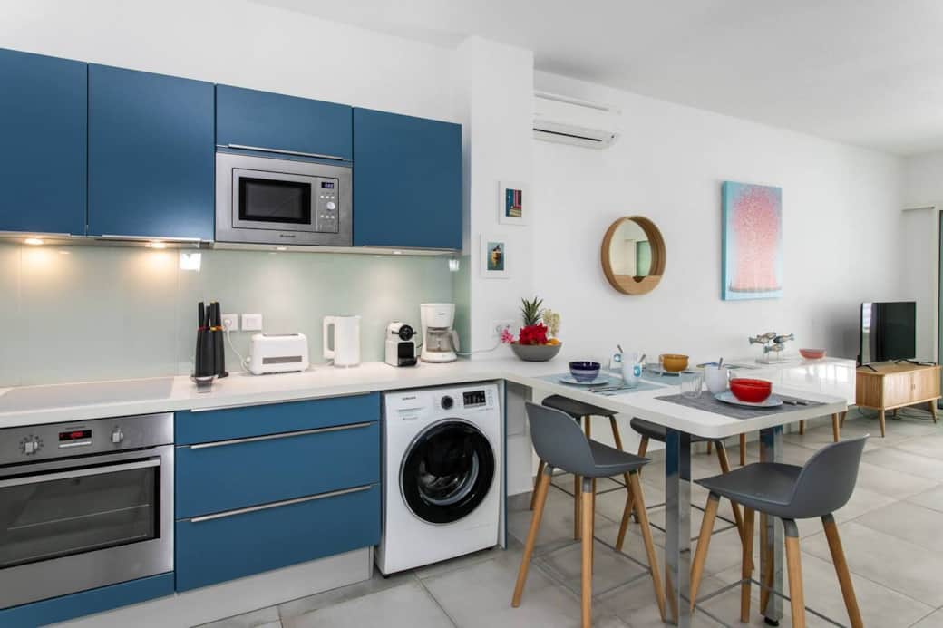 Kitchen open to the living room Sucriers 