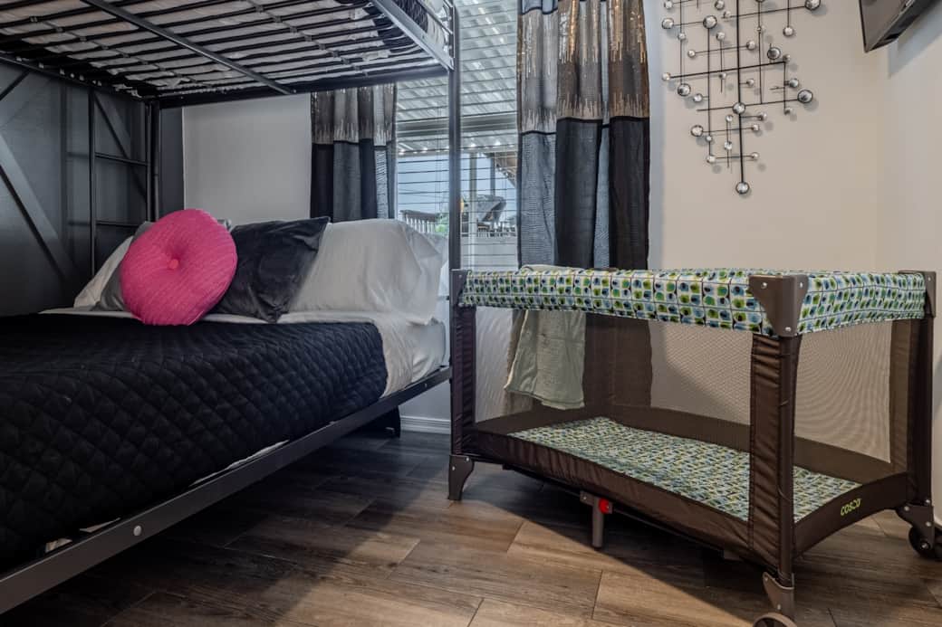 Pack ’n Play provided with plenty of open floor space for little ones to play or nap comfortably.