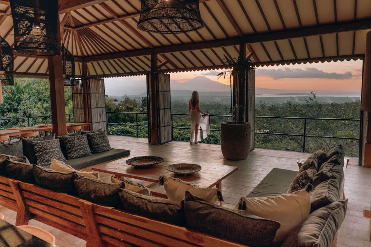 Villa-loulaki-sumberkimahill-bali 