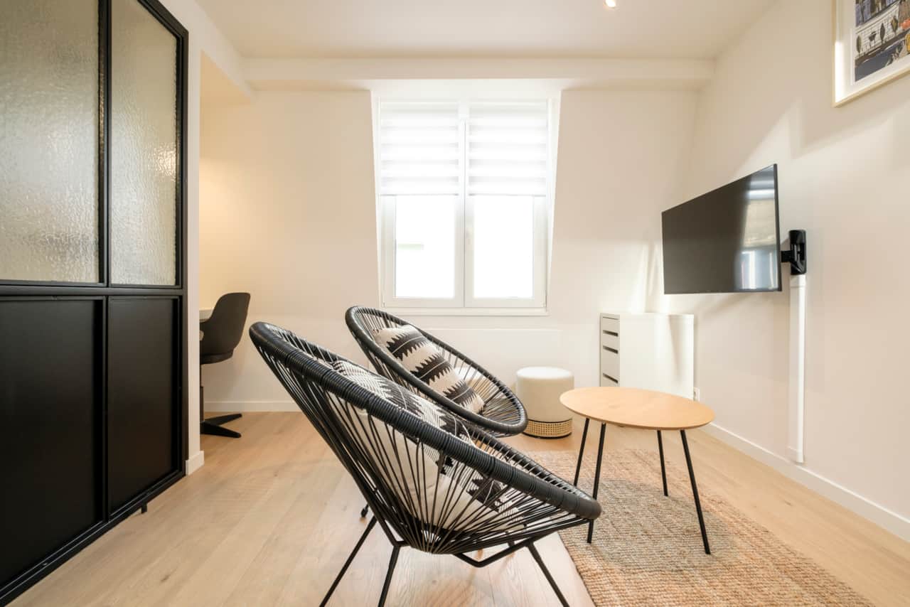 ROOM 4 MEZZANINE-1