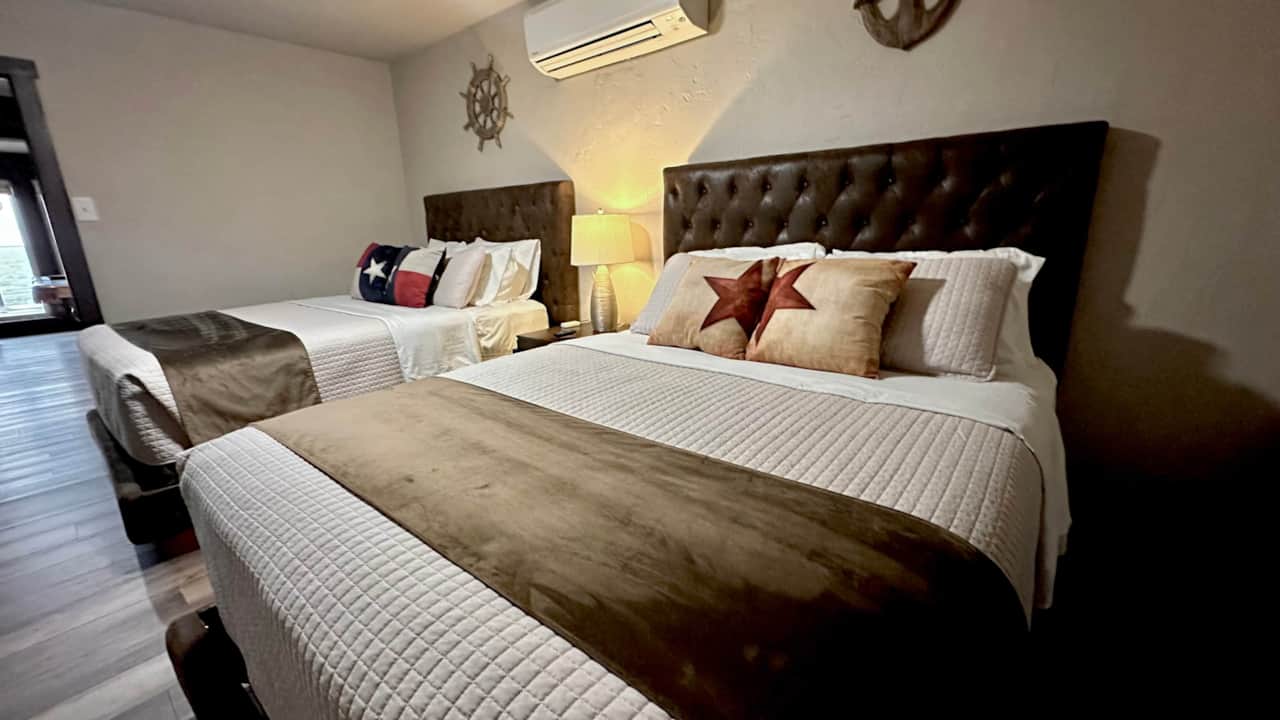 Lodge bedroom