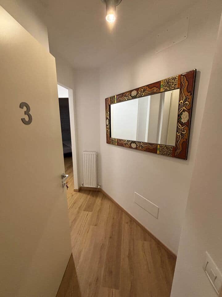 Ingresso Camera Matrimoniale con Balcone Ingresso Camera Matrimoniale con Balcone