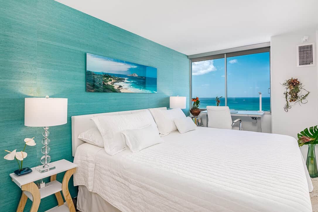 Comfortable king size bed with an infinite view of the ocean and sky. Enjoy silky bamboo sheets and freshly-laundered organic cotton coverlets.