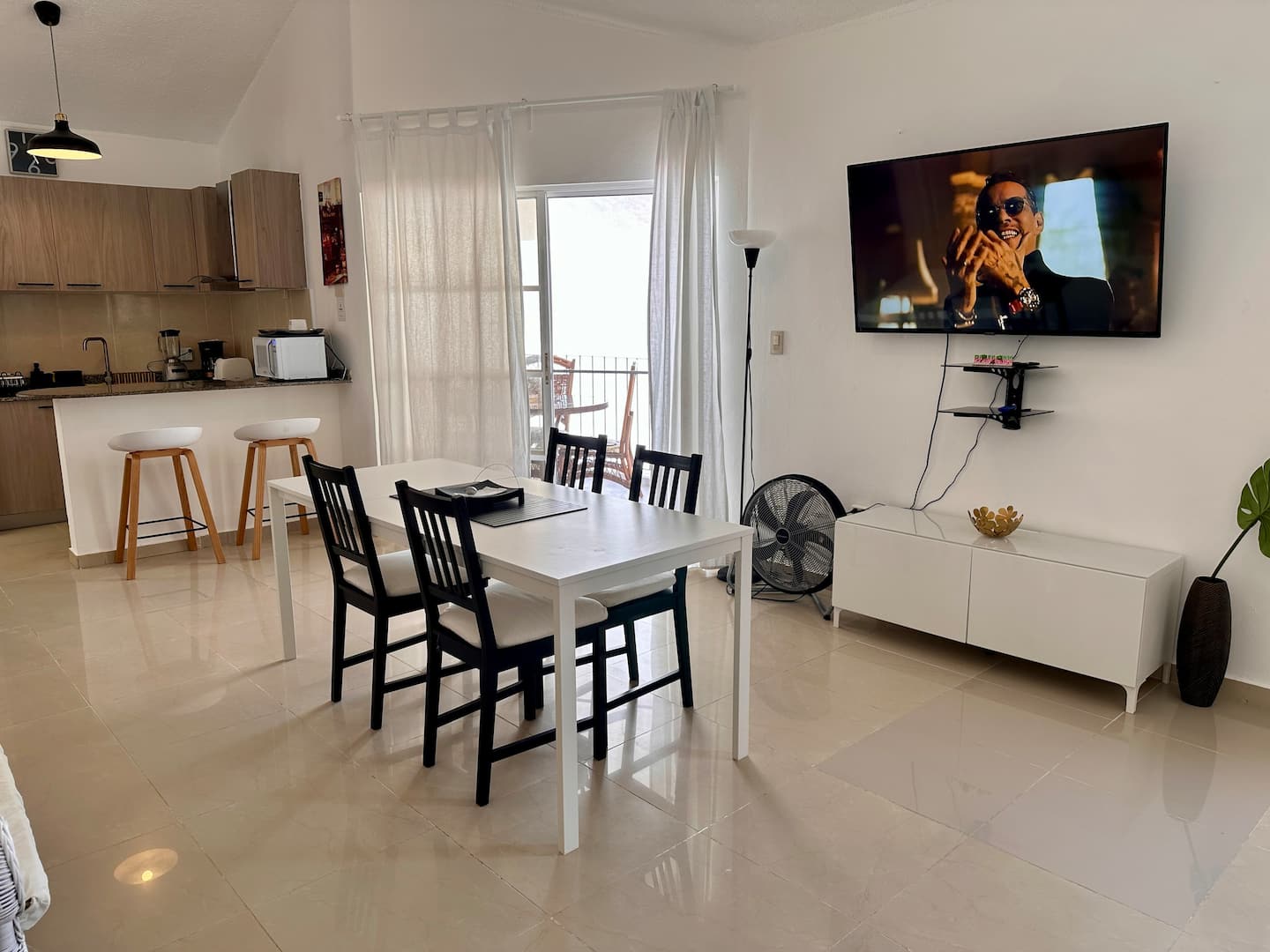 Perfectly located Los Corales, minutes from beach photo 5