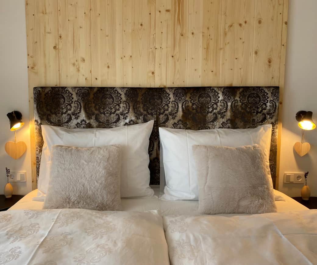 Alpine Chalet Aurora Dolomites kingsize bed