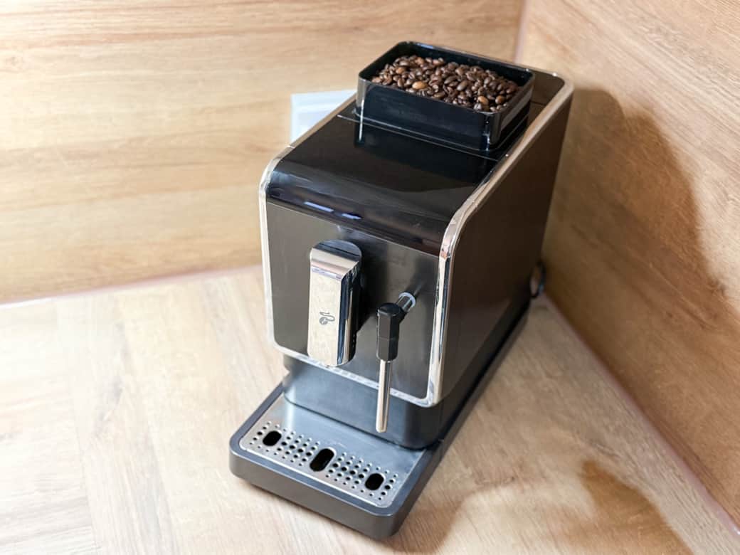 Espressovollautomat mit ganzen Bohnen Espressovollautomat mit ganzen Bohnen