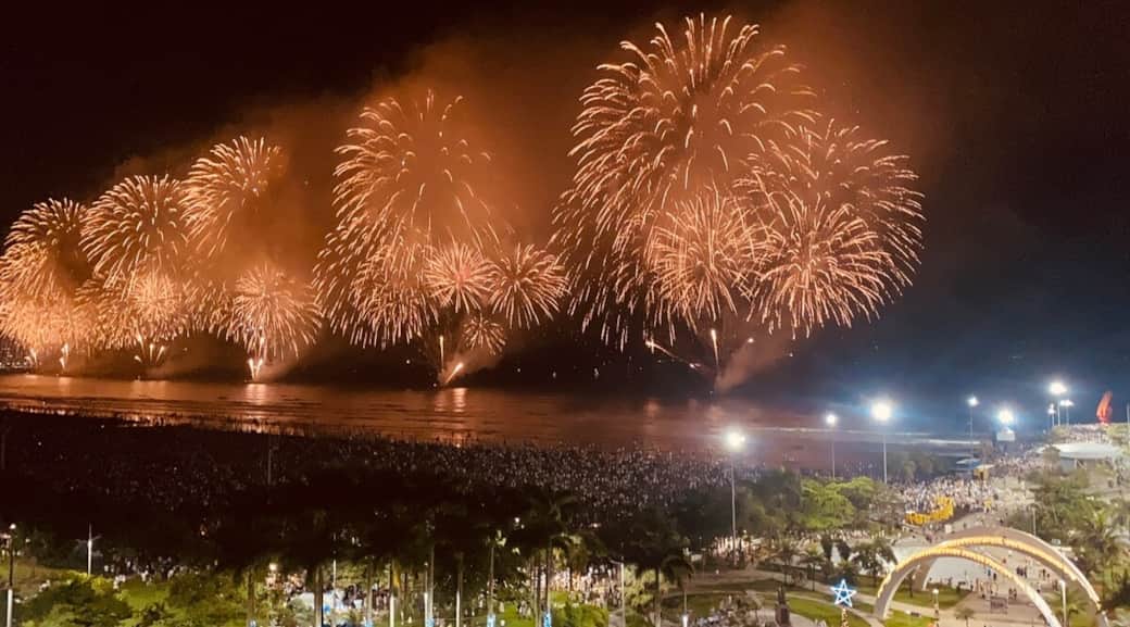 Algumas viradas de ano são vividas. Outras permanecem na memória para sempre.