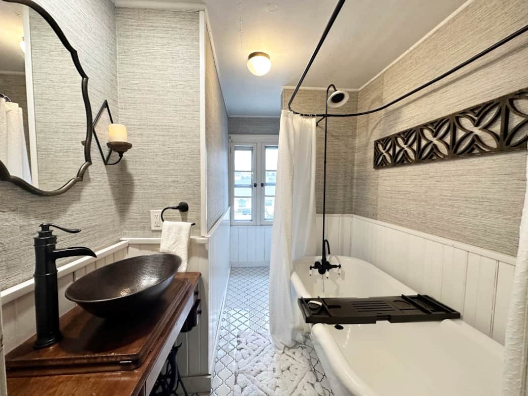 Gallery c. 1804 Former Tavern and Inn, Fryeburg Maine Rental