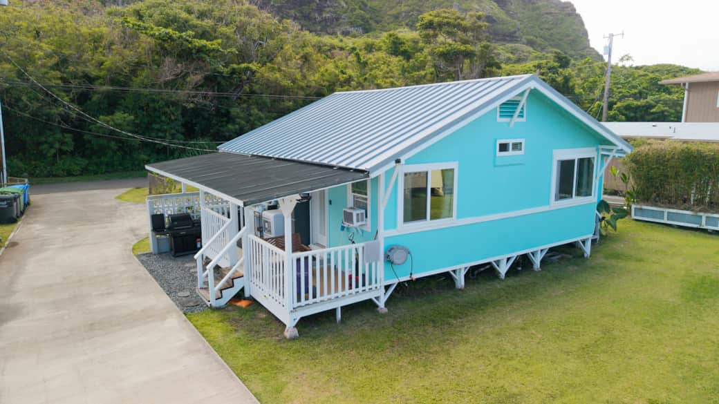 Hale Kekio — your teal plantation-style cottage Hale Kekio — your teal plantation-style cottage