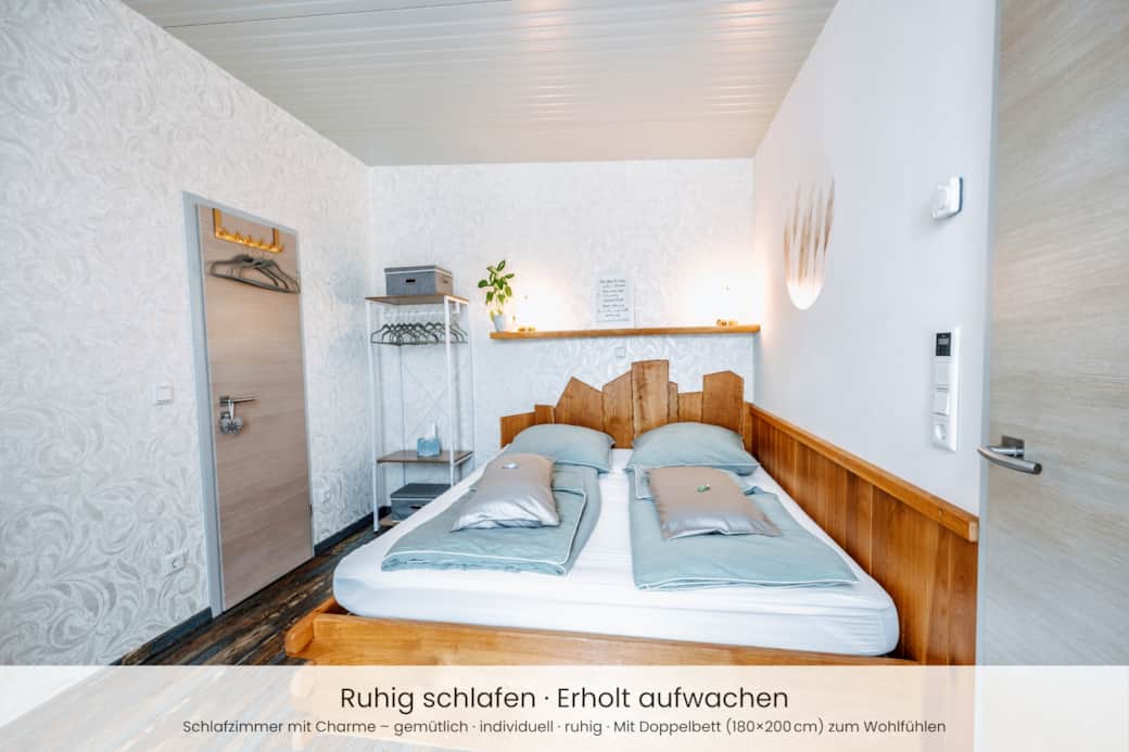 Schlafzimmer 1