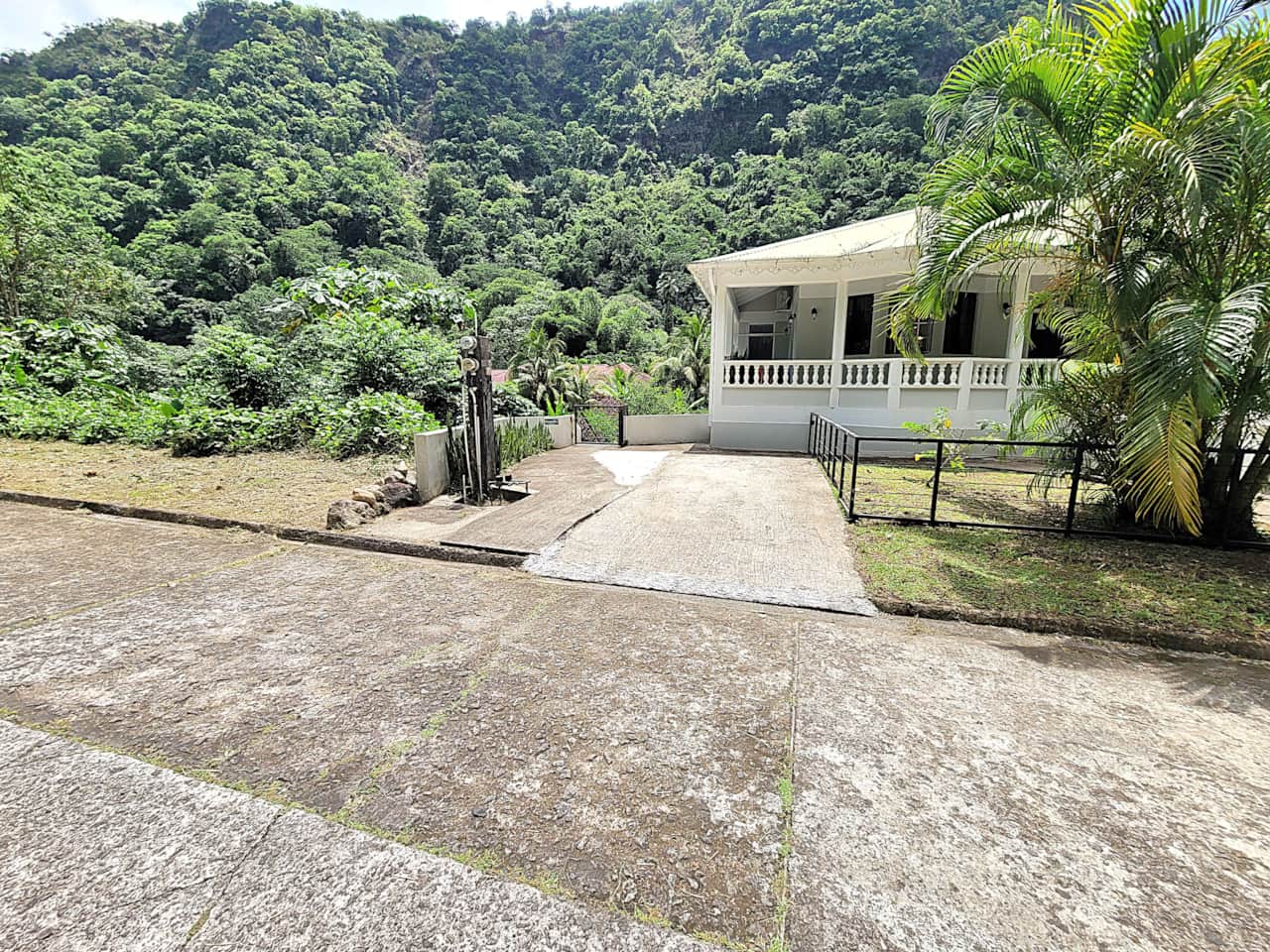 1 Modern exterior of Garden View Apartments, a luxury 2-bedroom rental in Copthall, Dominica.