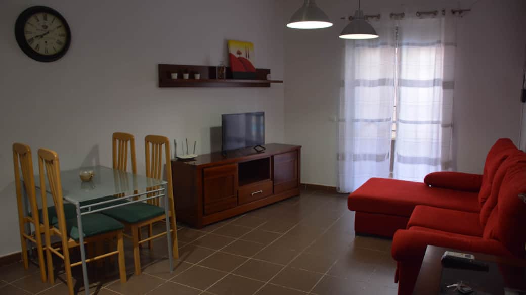 salón comedor con balcón salón comedor con balcón