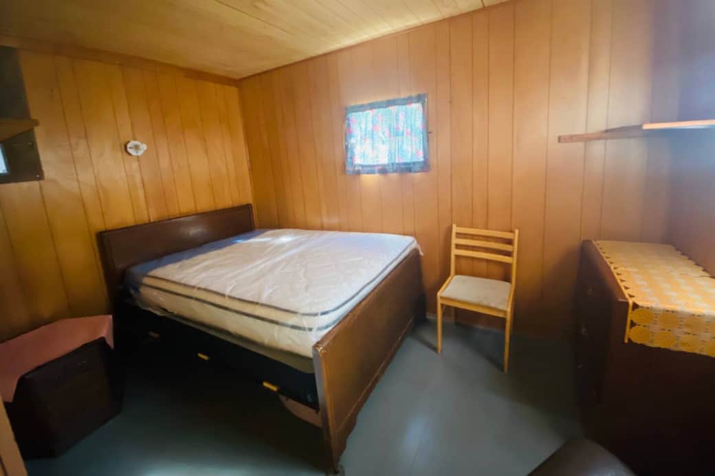 Bedroom - simple, clean Bedroom - simple, clean