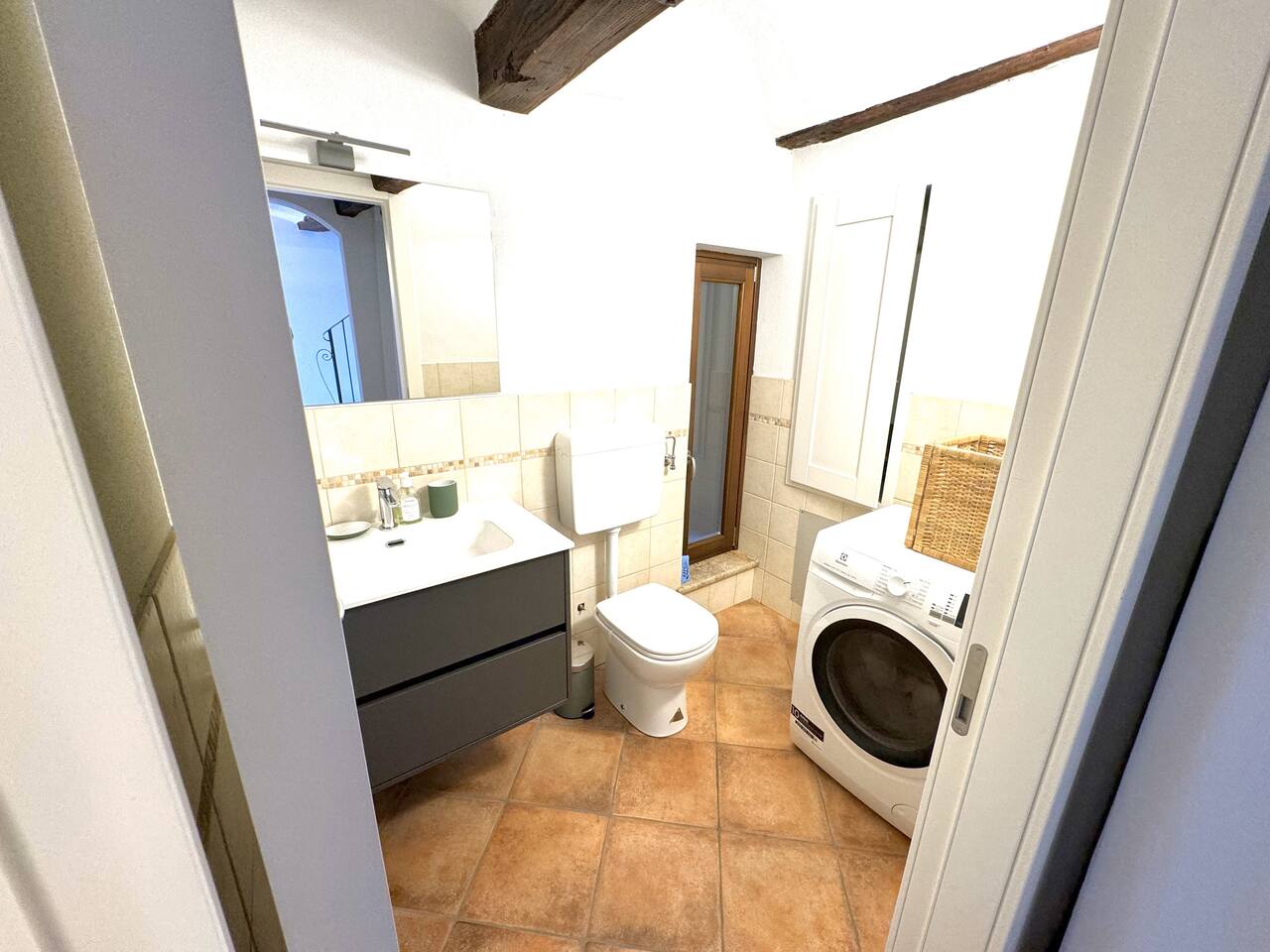 Small bathroom, ground floor