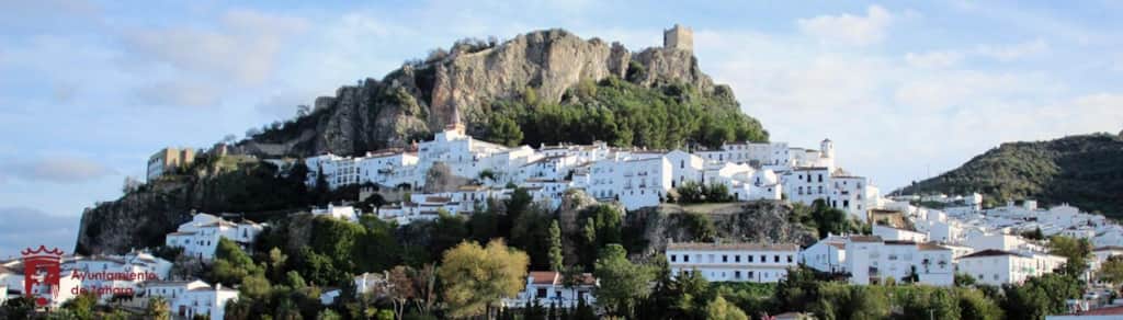 Vistas de Zahara de la Sierra y su castillo nazarí