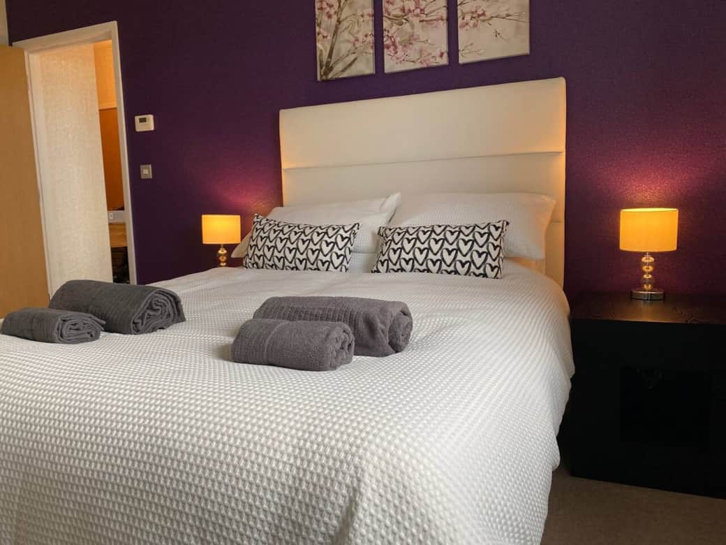Master bedroom, sea views with en-suite